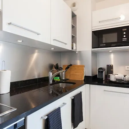 A Peace Haven Palm Beach Area 2min From The Beaches Terrace Lejlighed
