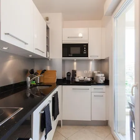 A Peace Haven Palm Beach Area 2min From The Beaches Terrace Lejlighed